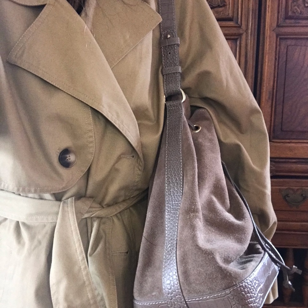Stella Bianca Taupe Suede Drawstring Bucket-bag Made in Italy